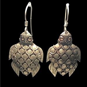 Vintage Handmade Cute .925 Sterling Silver Turtle dangling earrings, NWT.